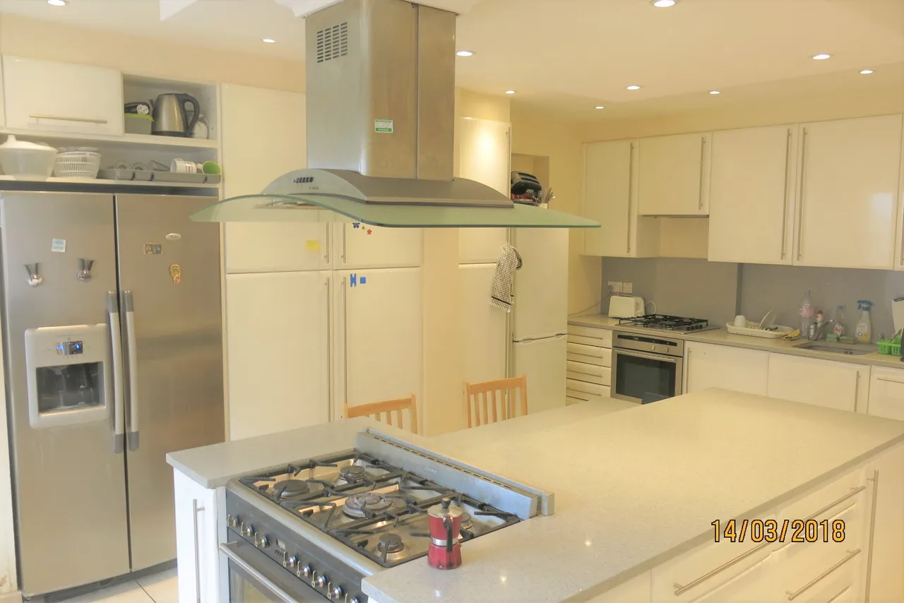 Leeside Crescent, Temple Fortune, Golders Green NW11, photo 4