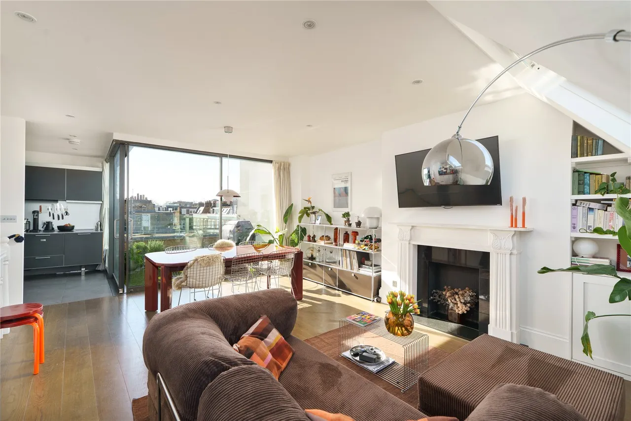2 bed flat for sale — Gloucester Avenue, Primrose Hill, London, NW1 8LB