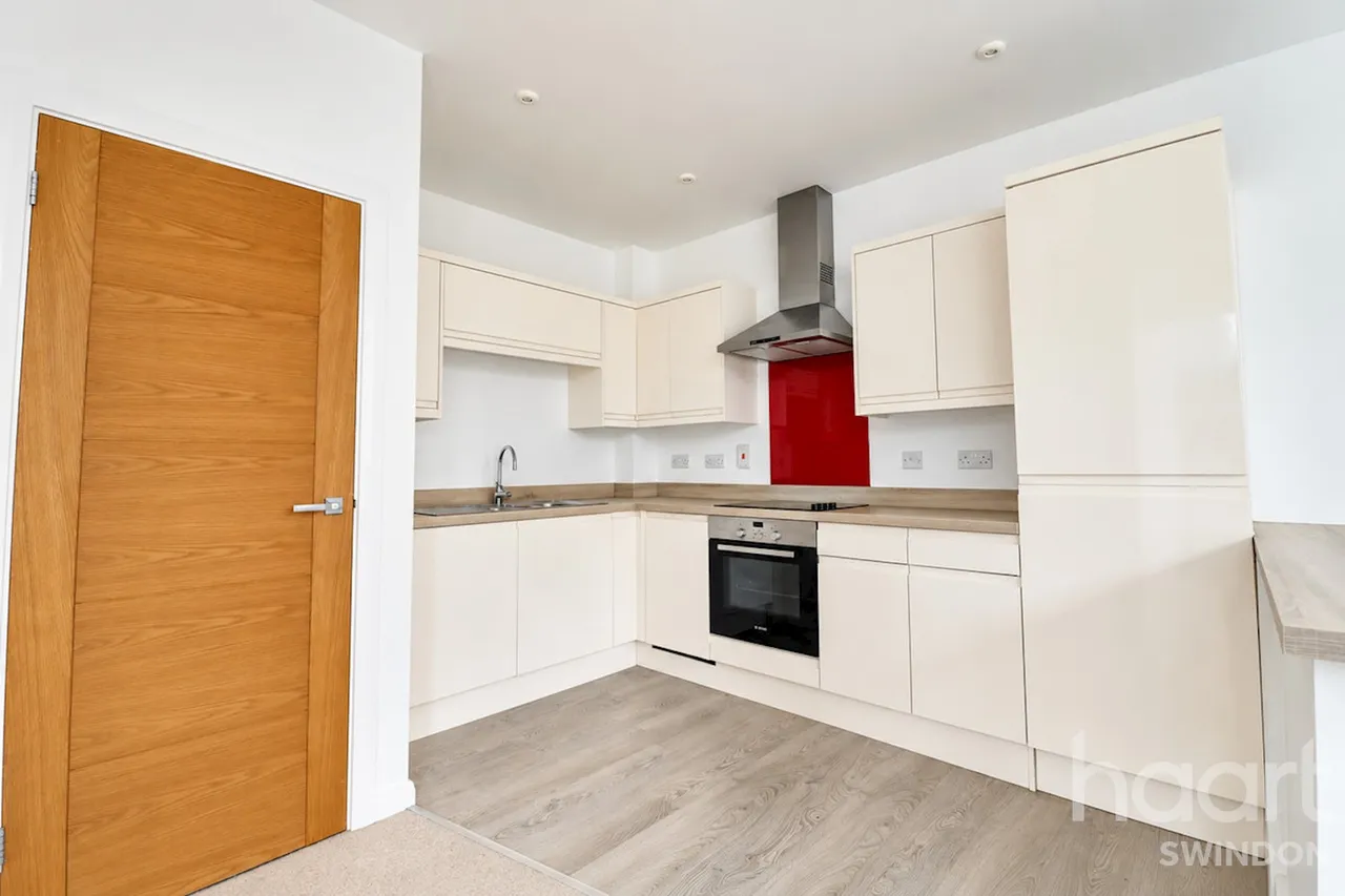 Bentham Close, Swindon, SN5, photo 3