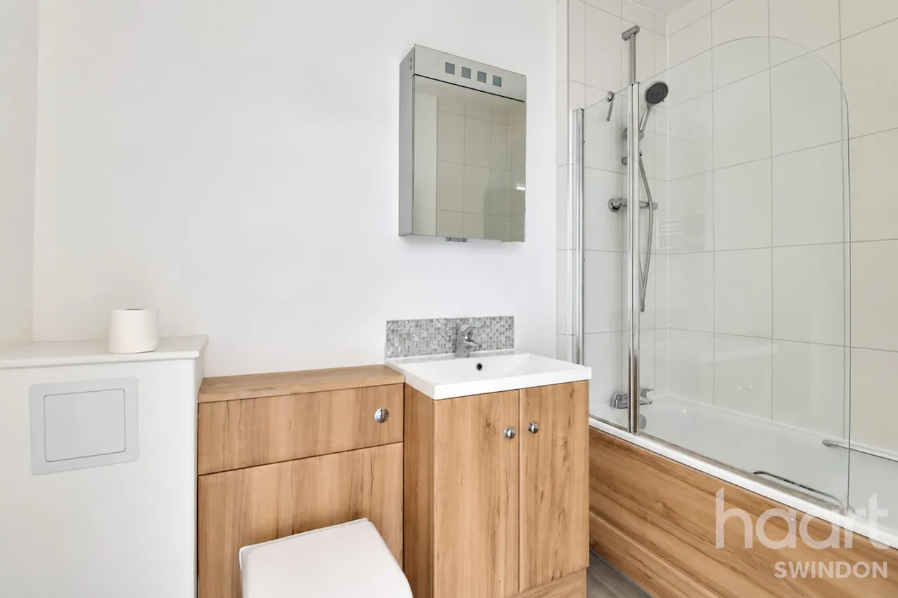 Bentham Close, Swindon, SN5, photo 6