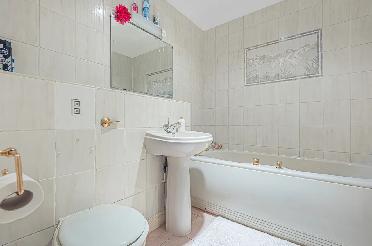 Frensham Road, Farnham, GU9, photo 10