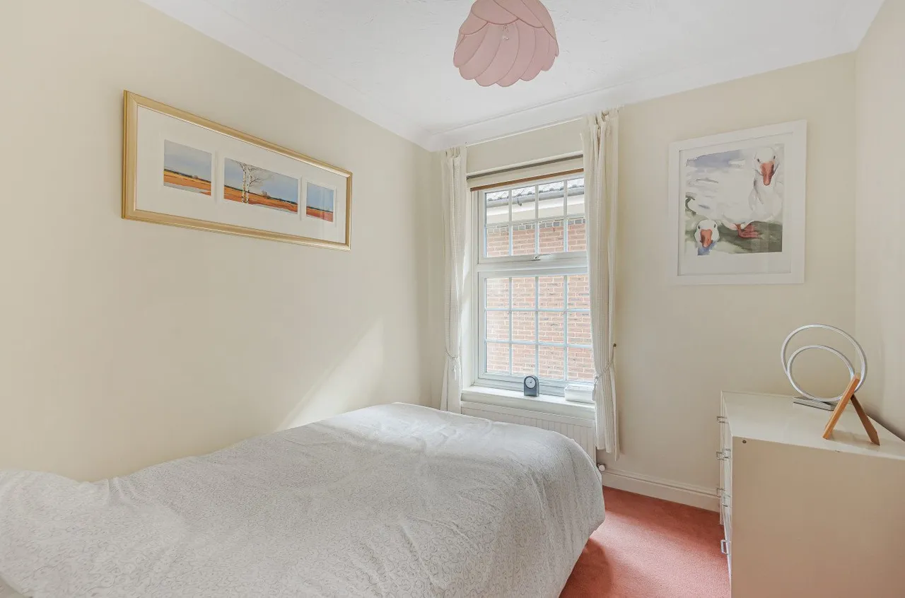 Frensham Road, Farnham, GU9, photo 5
