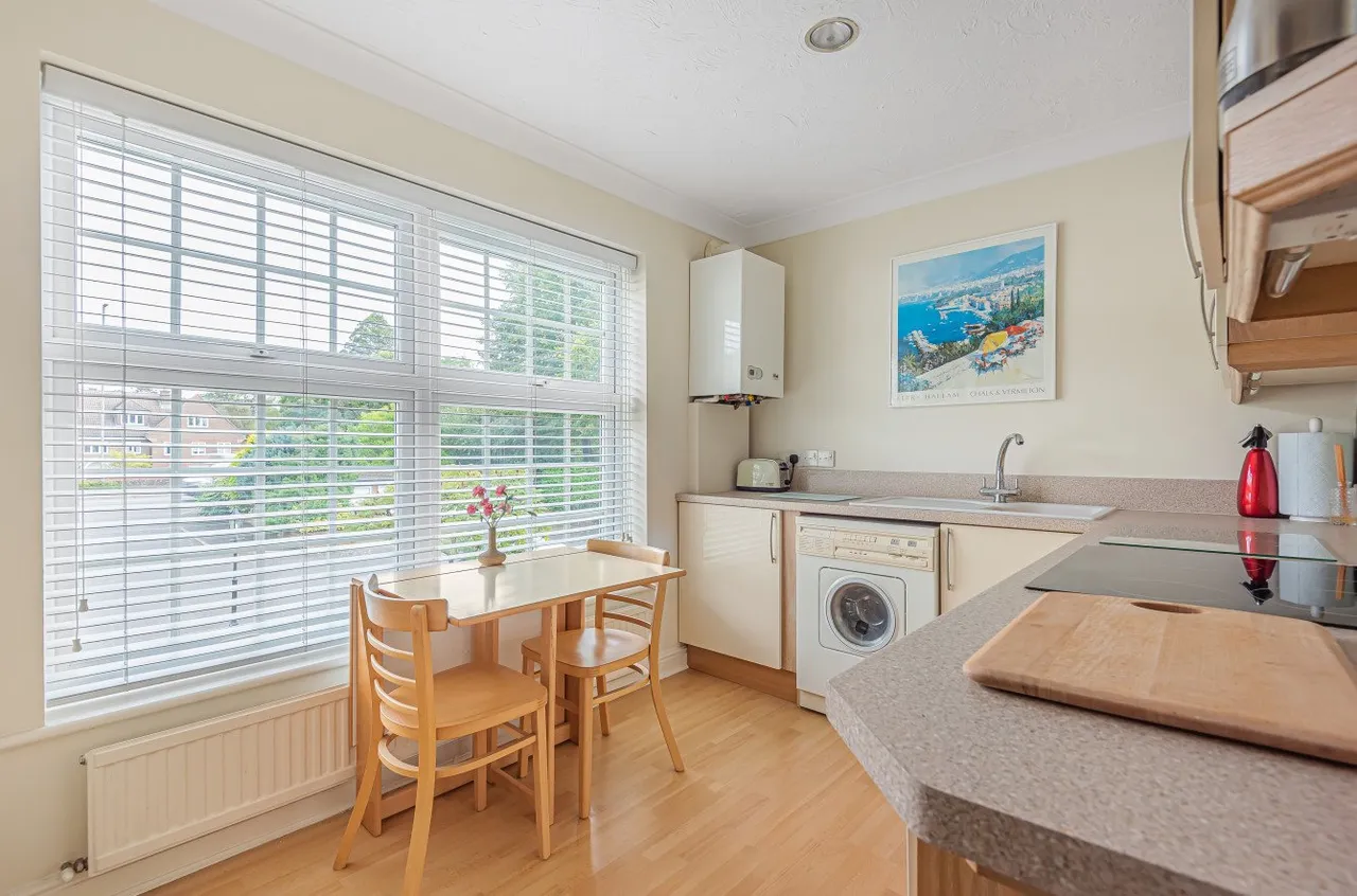 Frensham Road, Farnham, GU9, photo 9