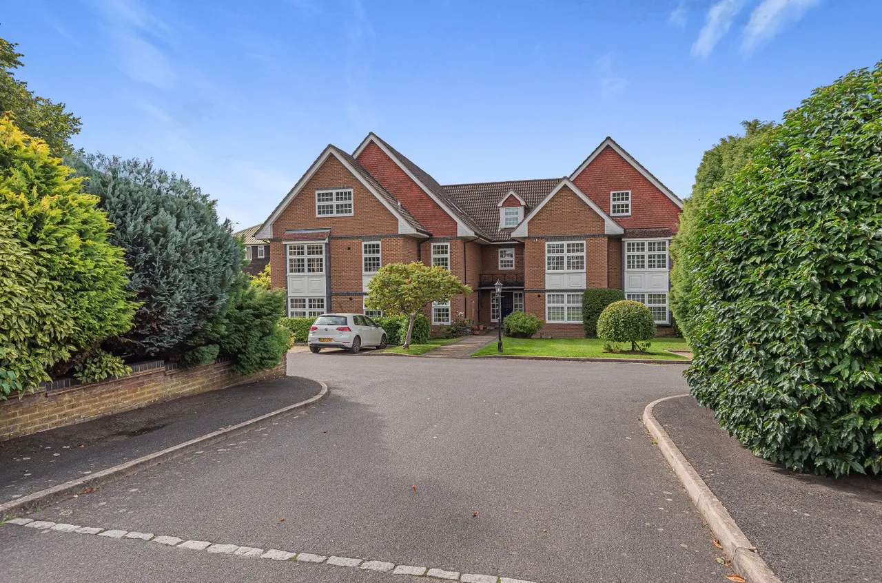 Frensham Road, Farnham, GU9, photo 11