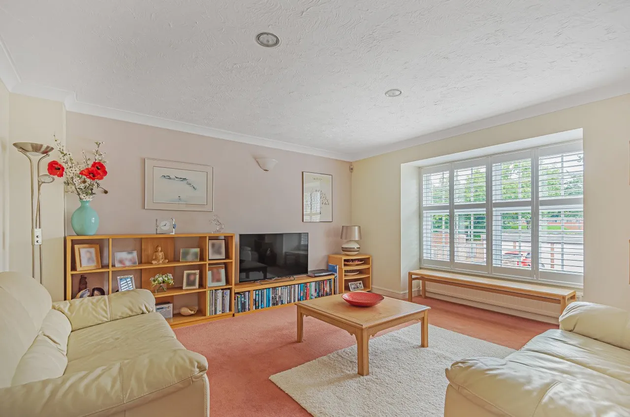 Frensham Road, Farnham, GU9, photo 2