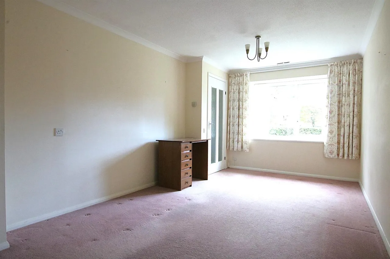 Broadmead, Ashtead, KT21, photo 8