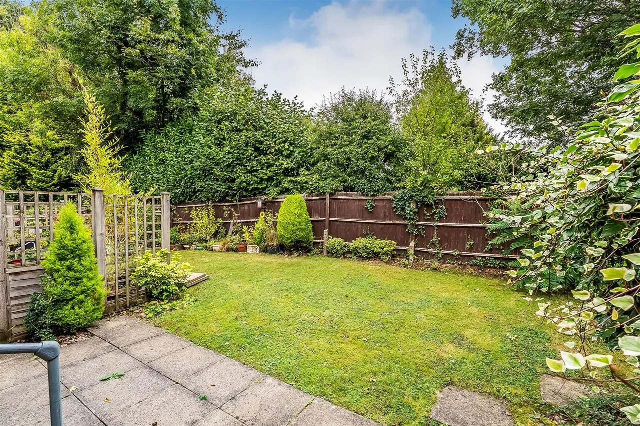 Broadmead, Ashtead, KT21, photo 2