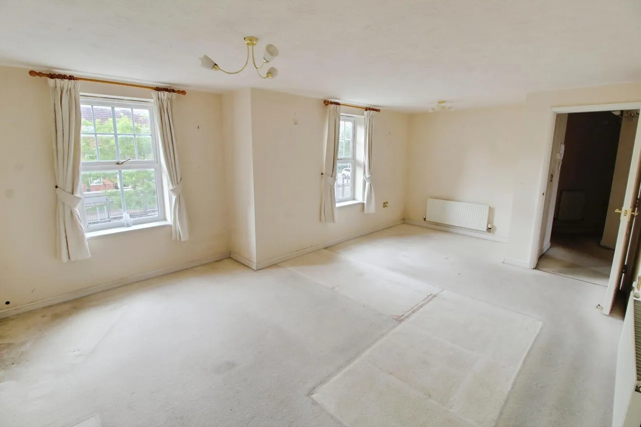 East Water Crescent, Hampton Vale, PE7, photo 4