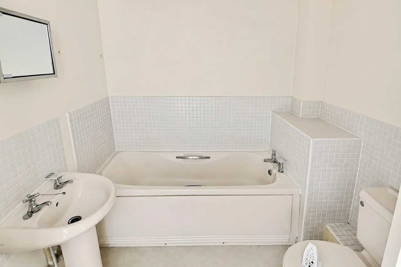 East Water Crescent, Hampton Vale, PE7, photo 9