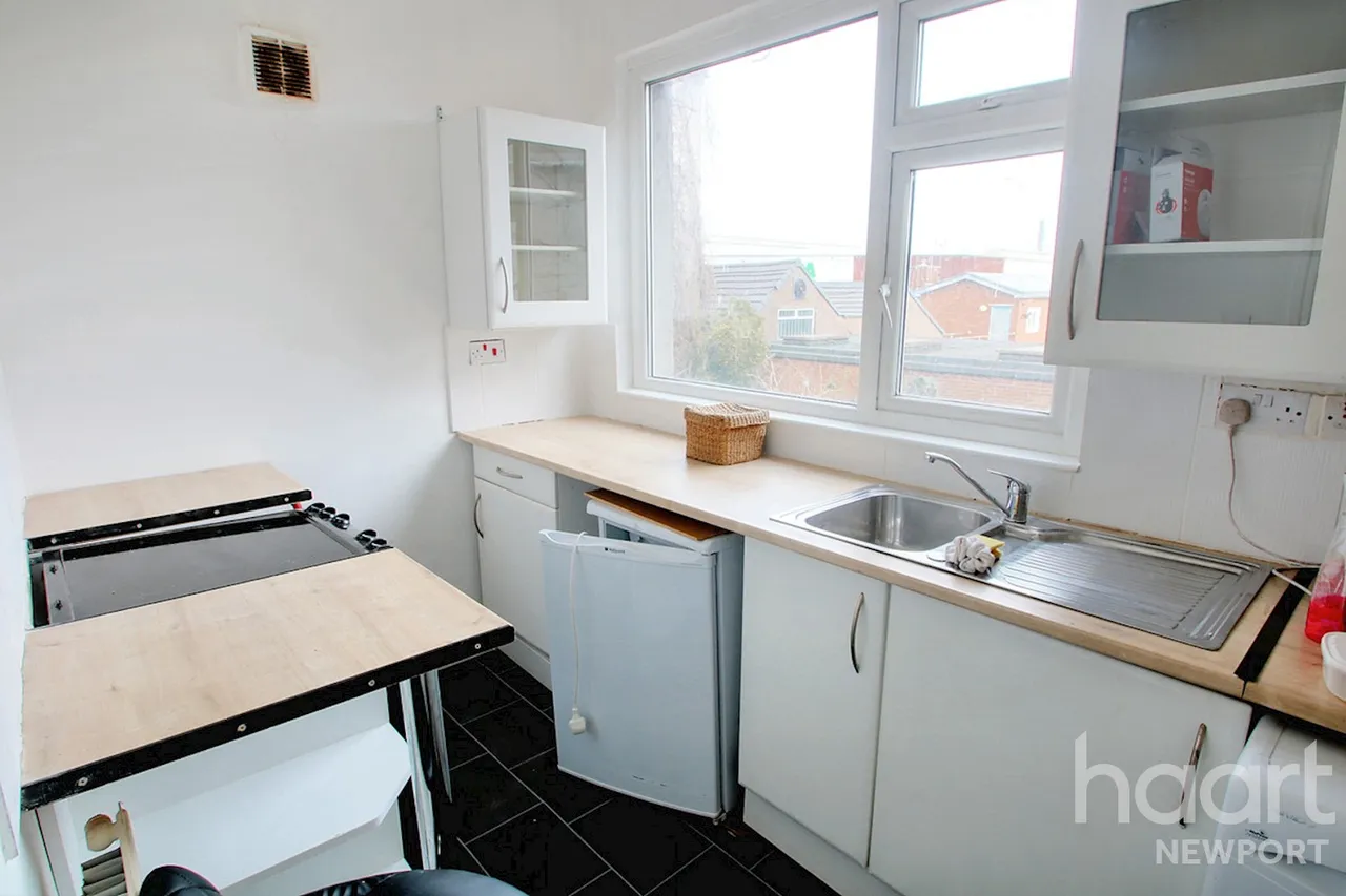 Commercial Road, Newport, NP20, photo 3