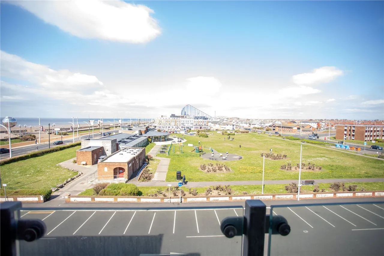 New South Promenade, Blackpool, FY4, photo 6