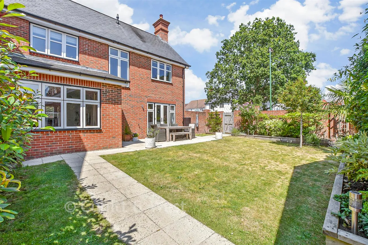 Huntley Mews, Southwater, RH13, photo 2