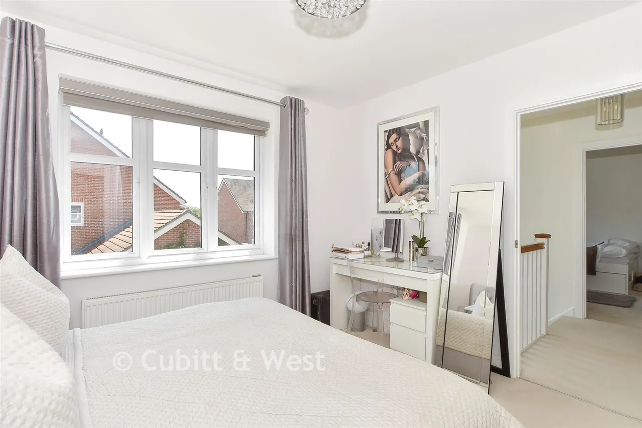 Huntley Mews, Southwater, RH13, photo 8