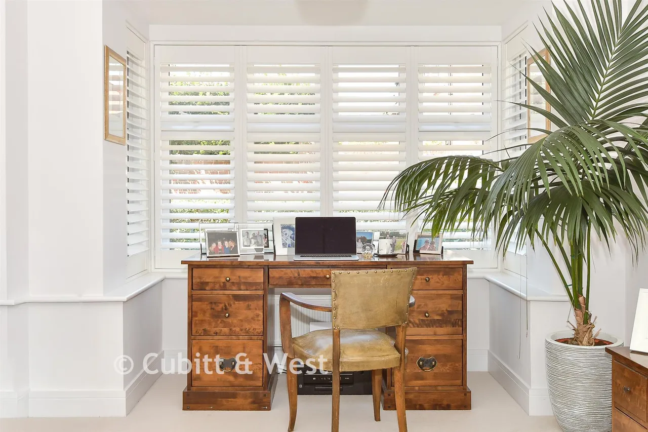 Huntley Mews, Southwater, RH13, photo 7