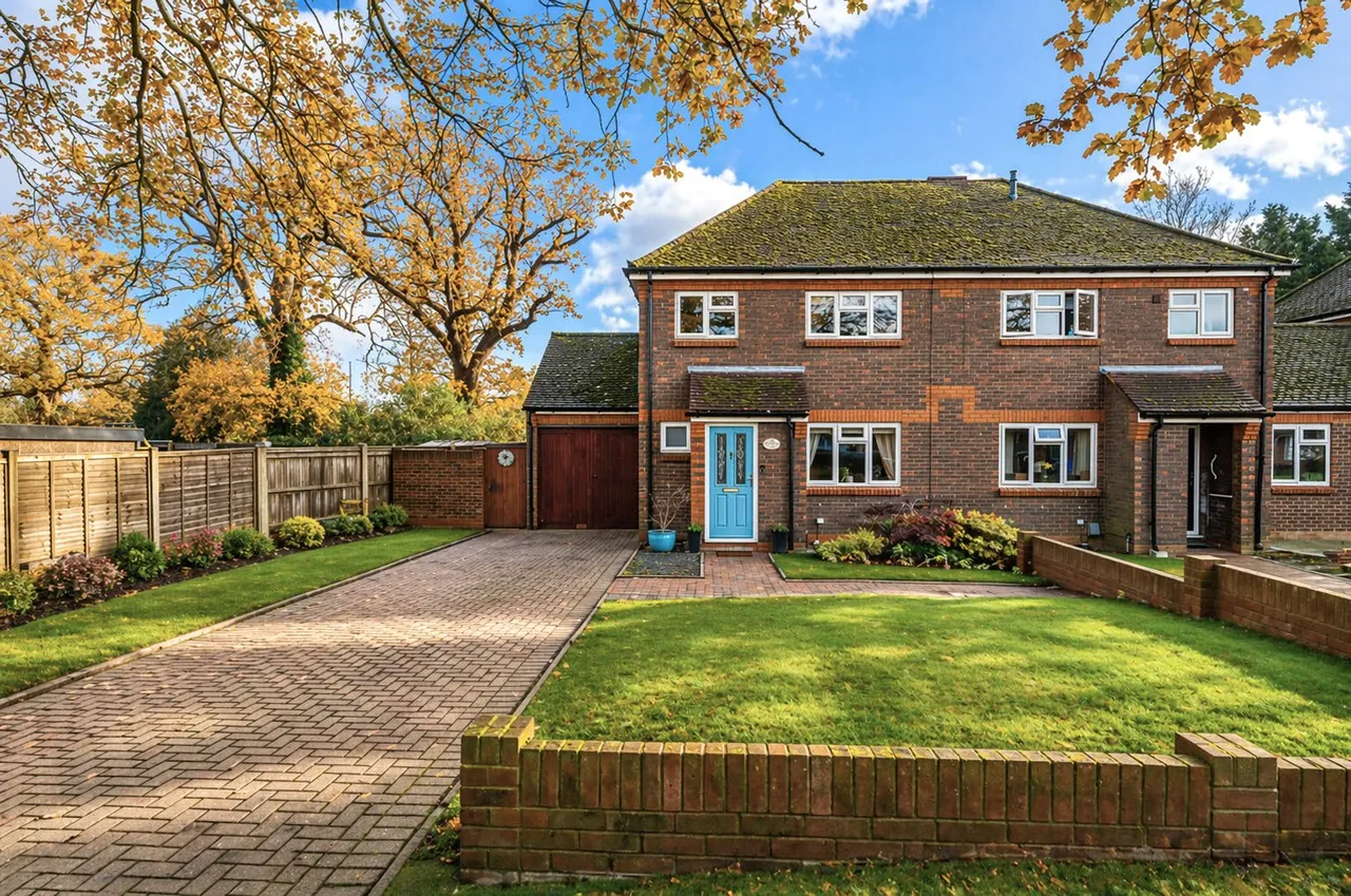 Almond Close, Guildford, GU1, photo 17