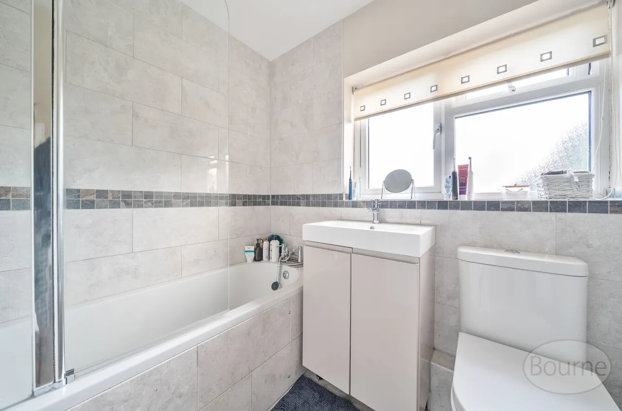 Almond Close, Guildford, GU1, photo 9