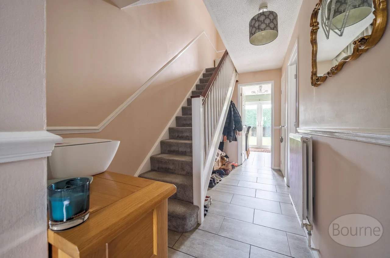 Almond Close, Guildford, GU1, photo 5