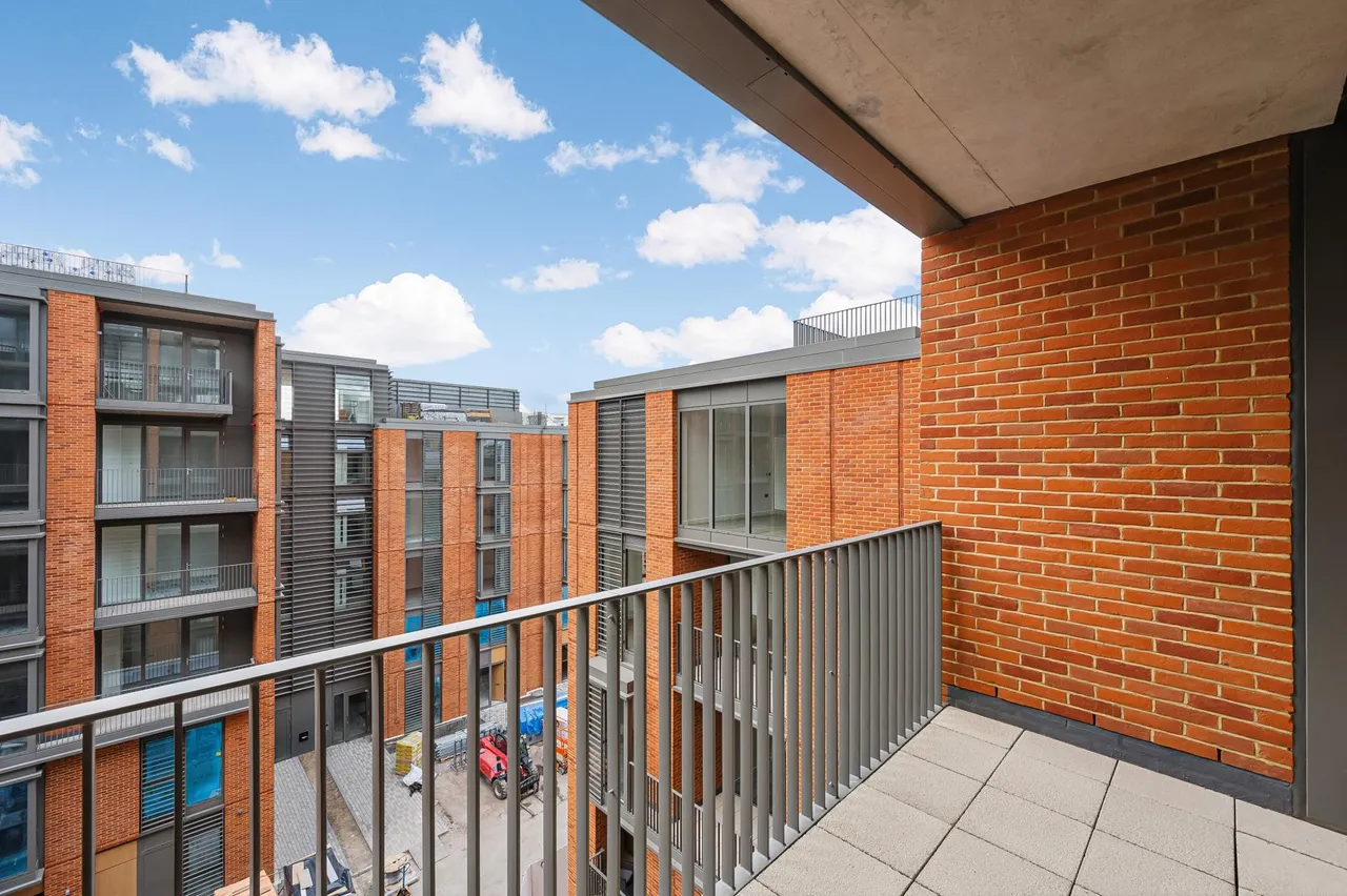 Carnwath Road, London, SW6, photo 6