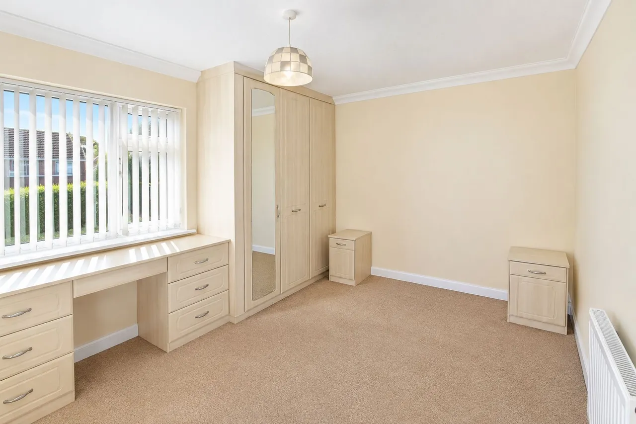 Poynings Crescent, Black Dam, Basingstoke, RG21, photo 8