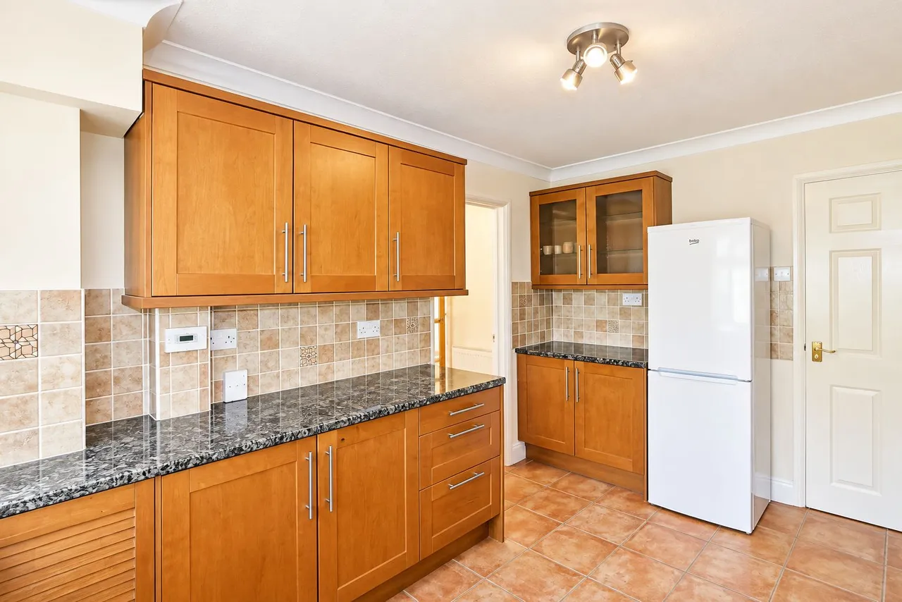 Poynings Crescent, Black Dam, Basingstoke, RG21, photo 3