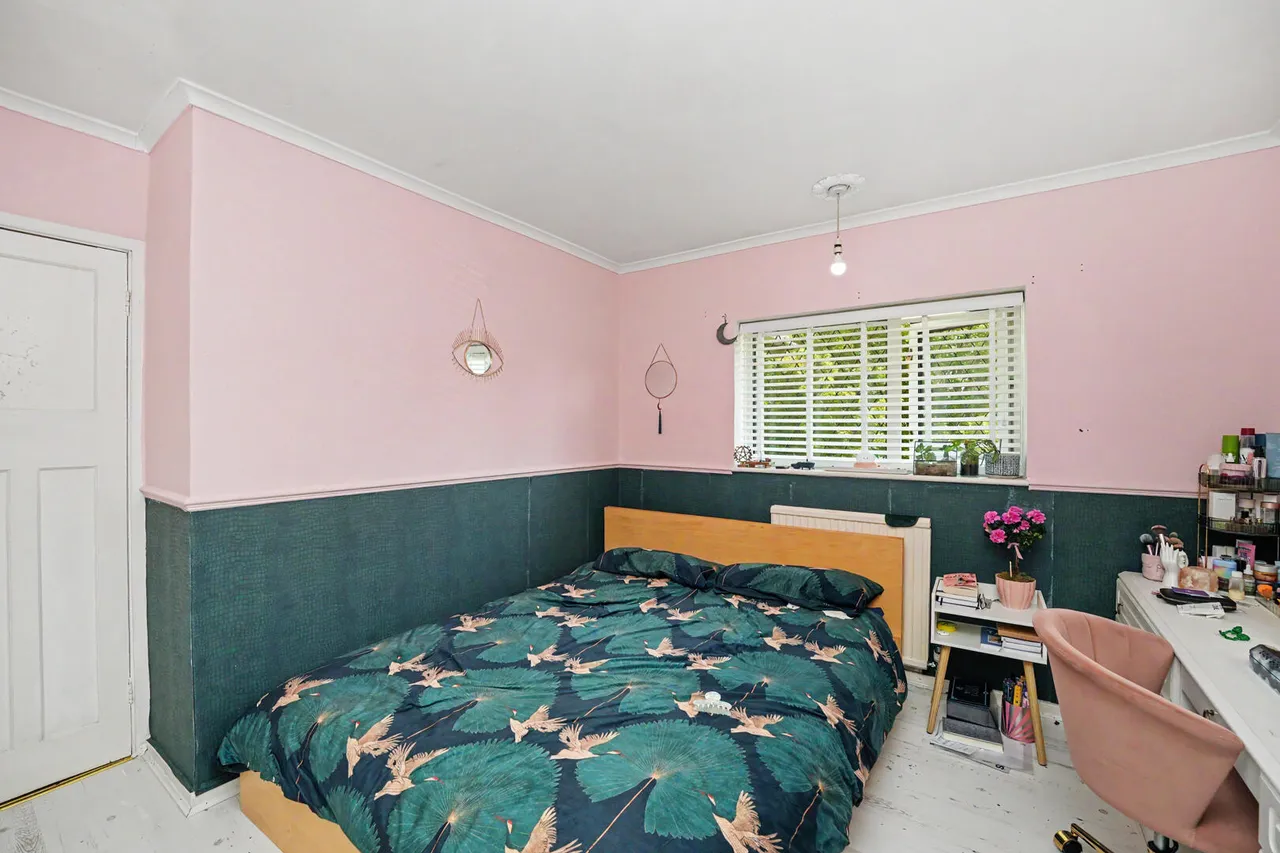 Bowles Green, Enfield, EN1, photo 16