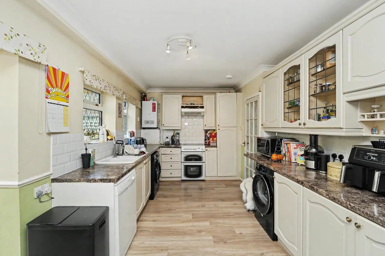 Bowles Green, Enfield, EN1, photo 8