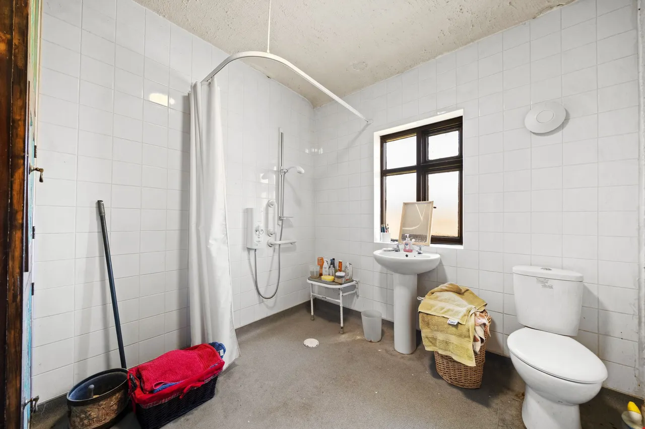 Village View, Leigh, WN7 2BT, photo 8