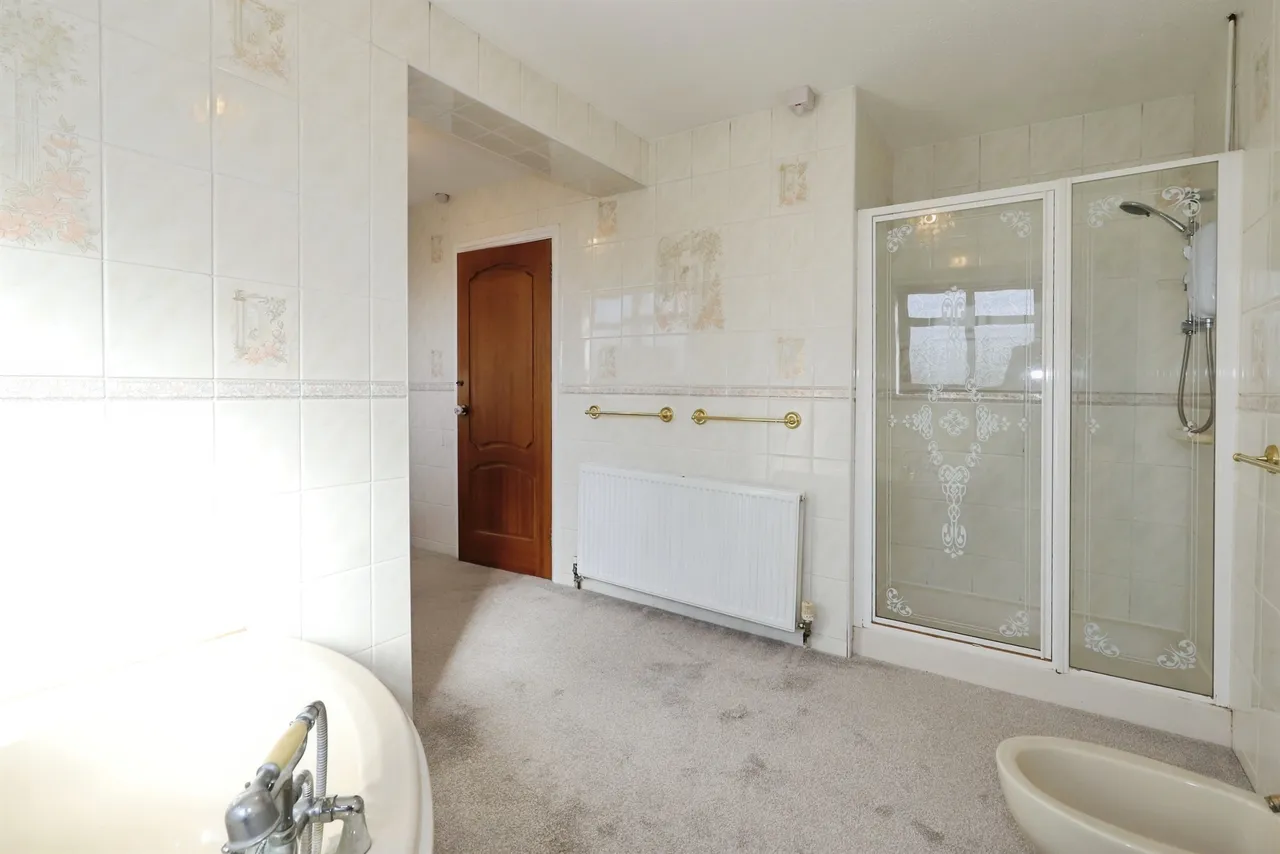 Alverstoke Close, Pendeford, WV9, photo 16