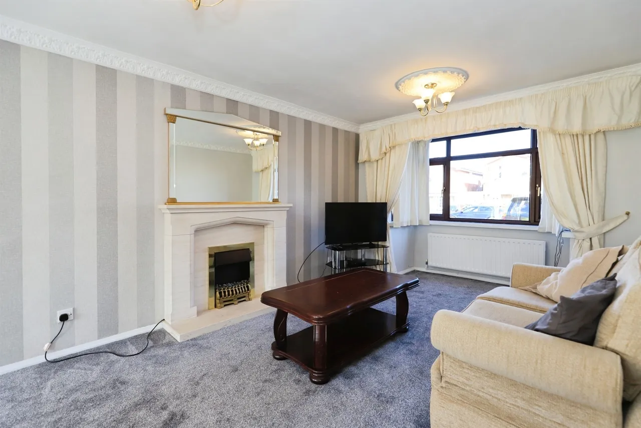 Alverstoke Close, Pendeford, WV9, photo 4