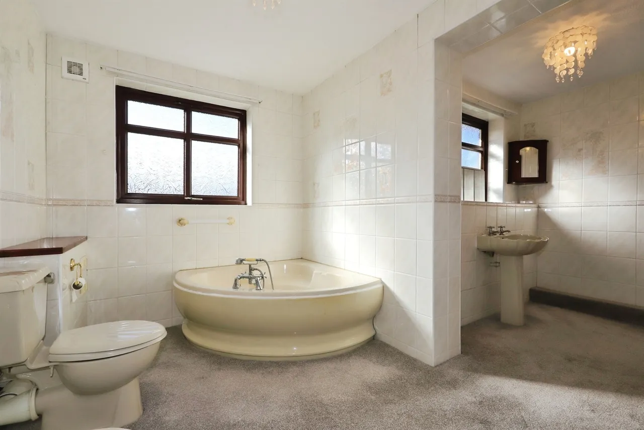 Alverstoke Close, Pendeford, WV9, photo 11