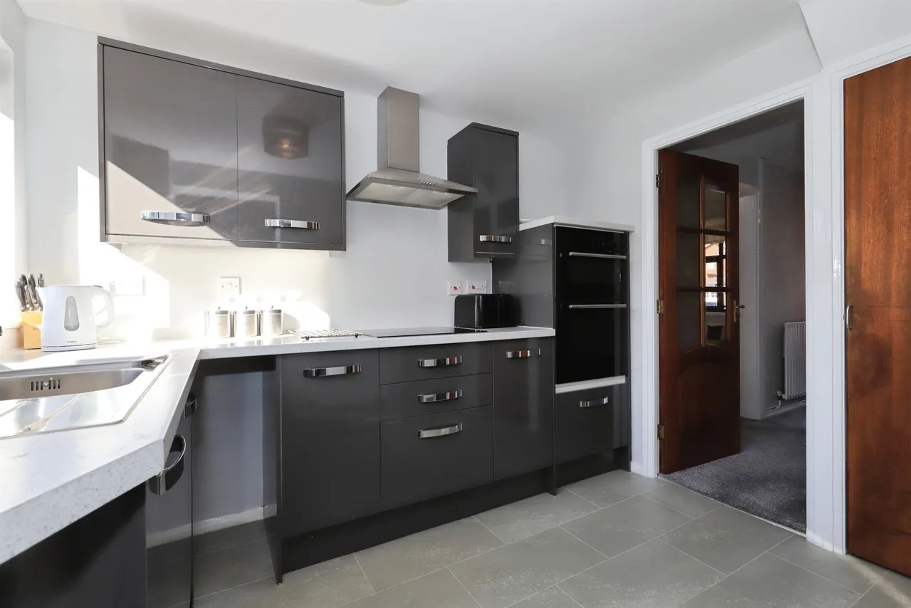 Alverstoke Close, Pendeford, WV9, photo 20