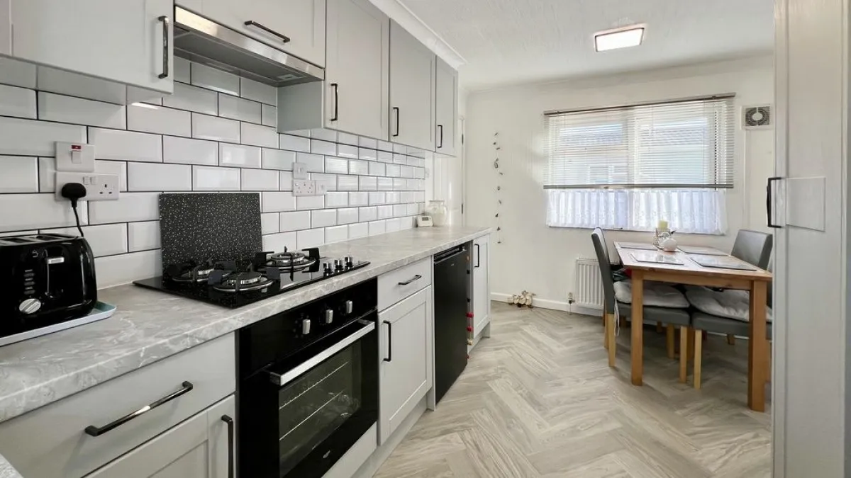 Westfield Road, Ashfield Park, photo 3