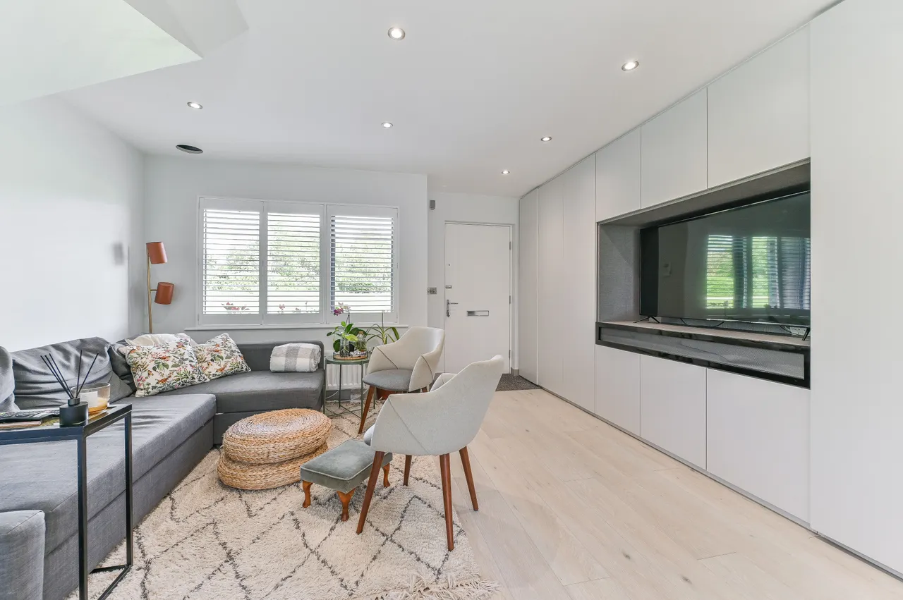11 Tomblin Mews, London, photo 2