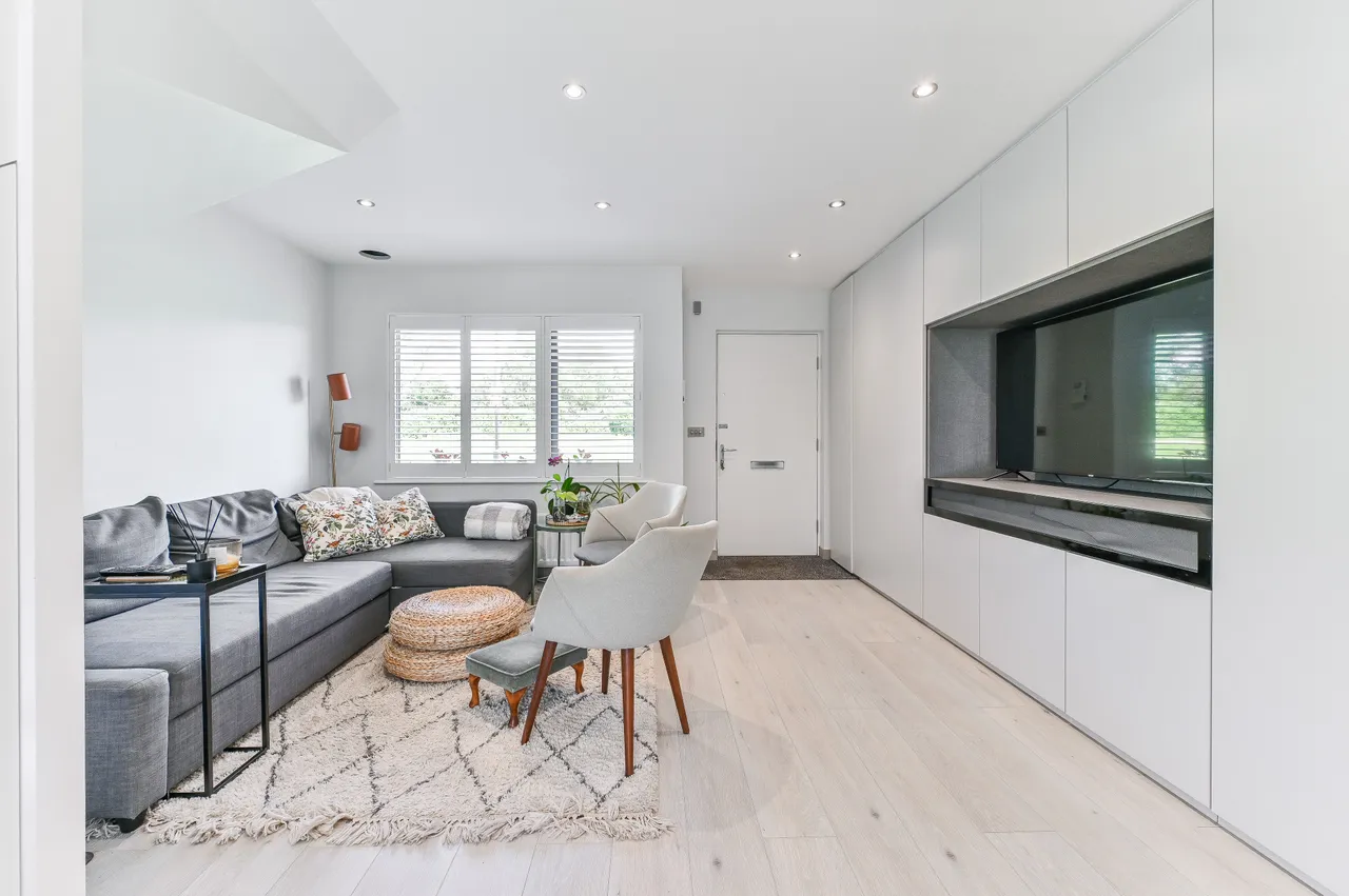11 Tomblin Mews, London, photo 10
