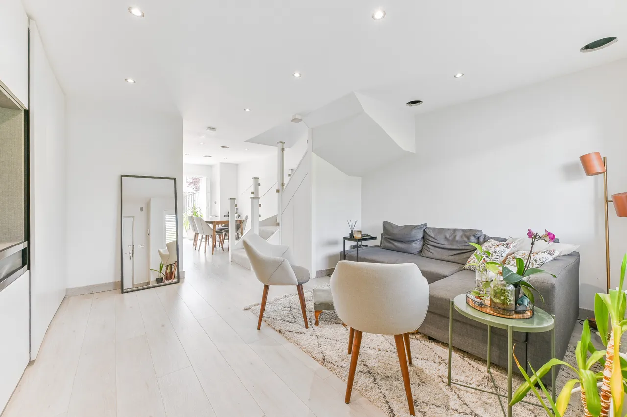 11 Tomblin Mews, London, photo 12