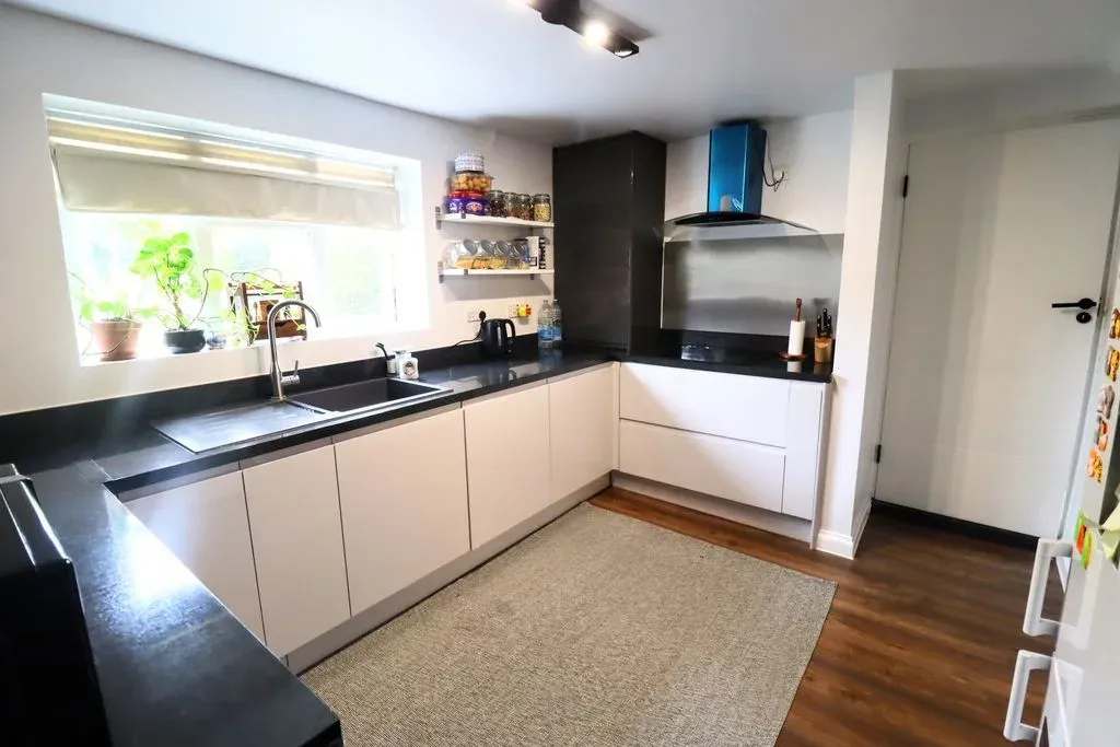 St. Johns Road, Bletchley, Milton Keynes, Buckinghamshire, MK3 5EA, photo 17