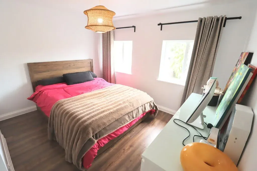 St. Johns Road, Bletchley, Milton Keynes, Buckinghamshire, MK3 5EA, photo 8