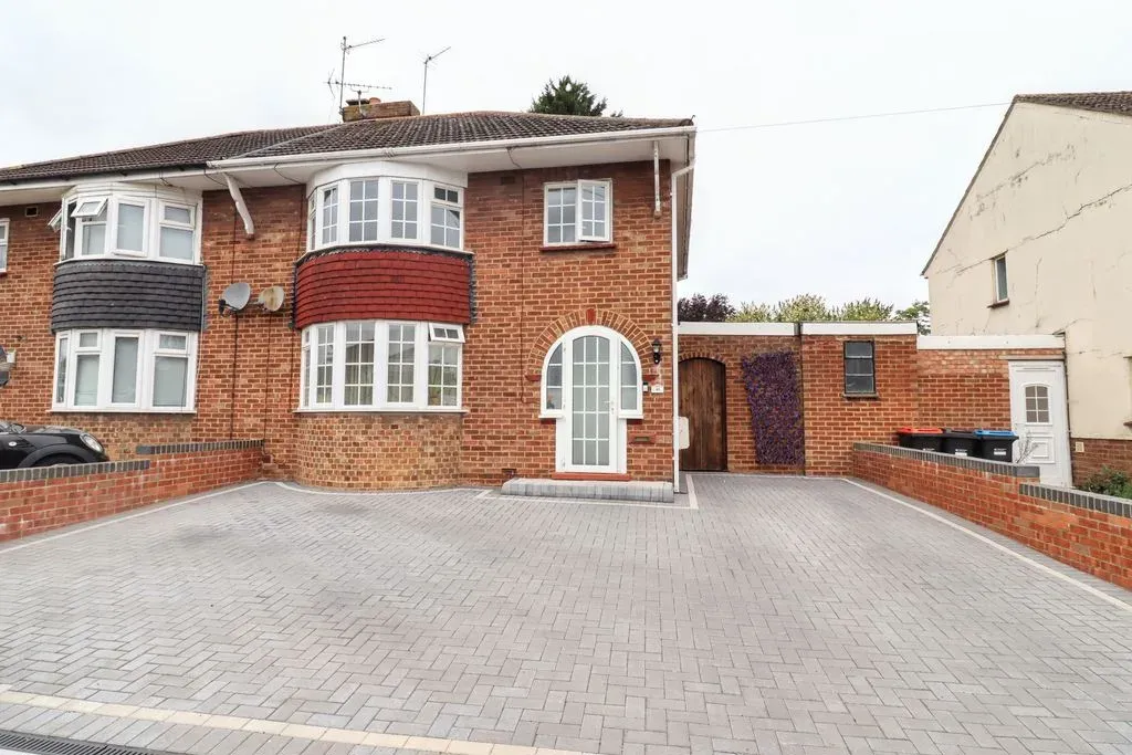 St. Johns Road, Bletchley, Milton Keynes, Buckinghamshire, MK3 5EA, photo 13