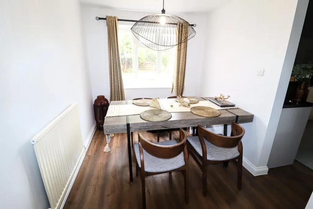 St. Johns Road, Bletchley, Milton Keynes, Buckinghamshire, MK3 5EA, photo 16