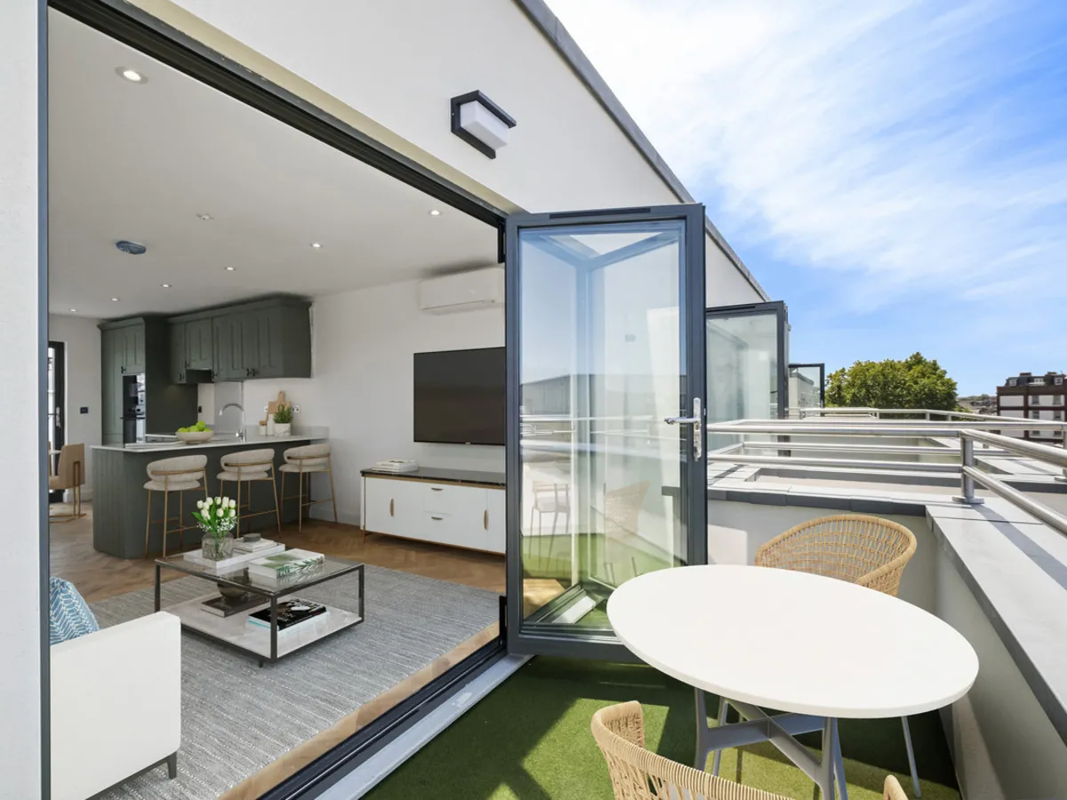 2 bed flat for sale, Farm Lane, London, SW6