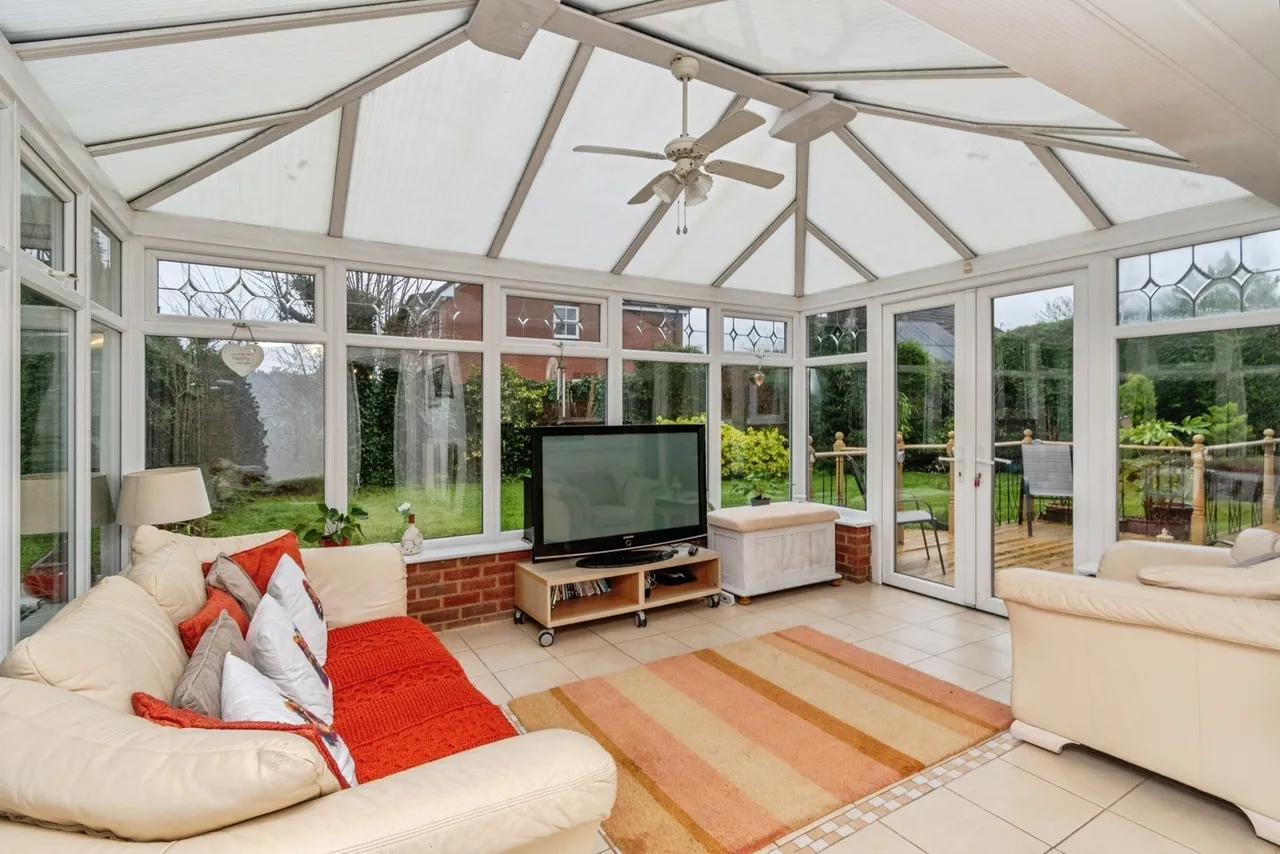 Pool Close, Shareshill, Wolverhampton, Staffordshire, WV10, photo 6