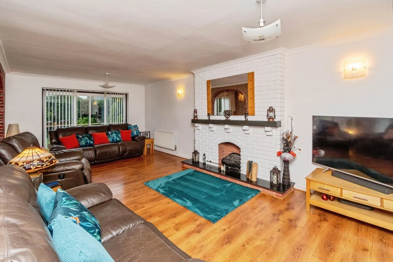 Pool Close, Shareshill, Wolverhampton, Staffordshire, WV10, photo 4