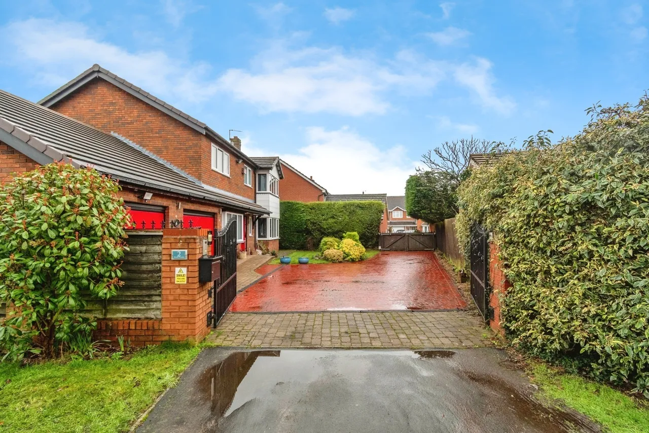 Pool Close, Shareshill, Wolverhampton, Staffordshire, WV10, photo 7