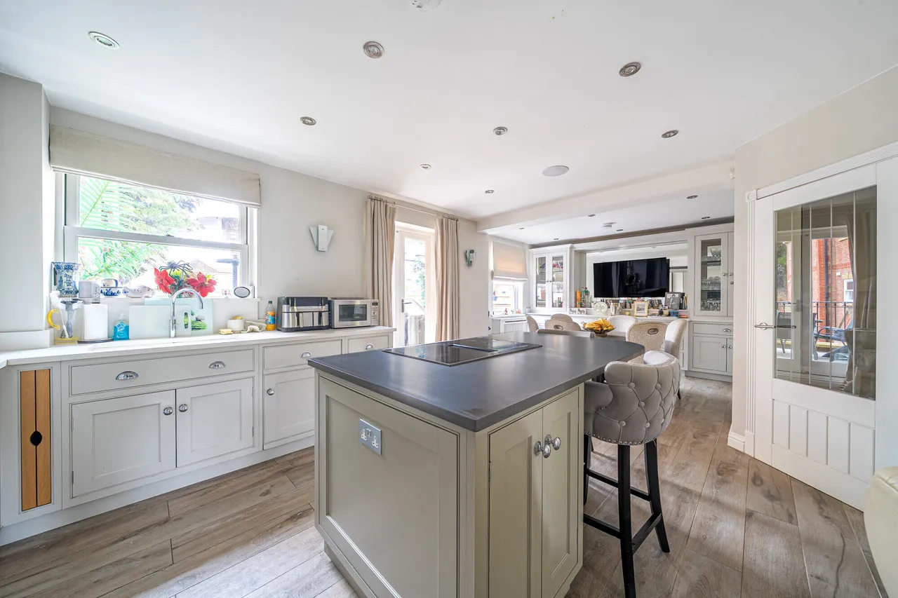 Amersham Road, Chalfont St. Giles, HP8, photo 4