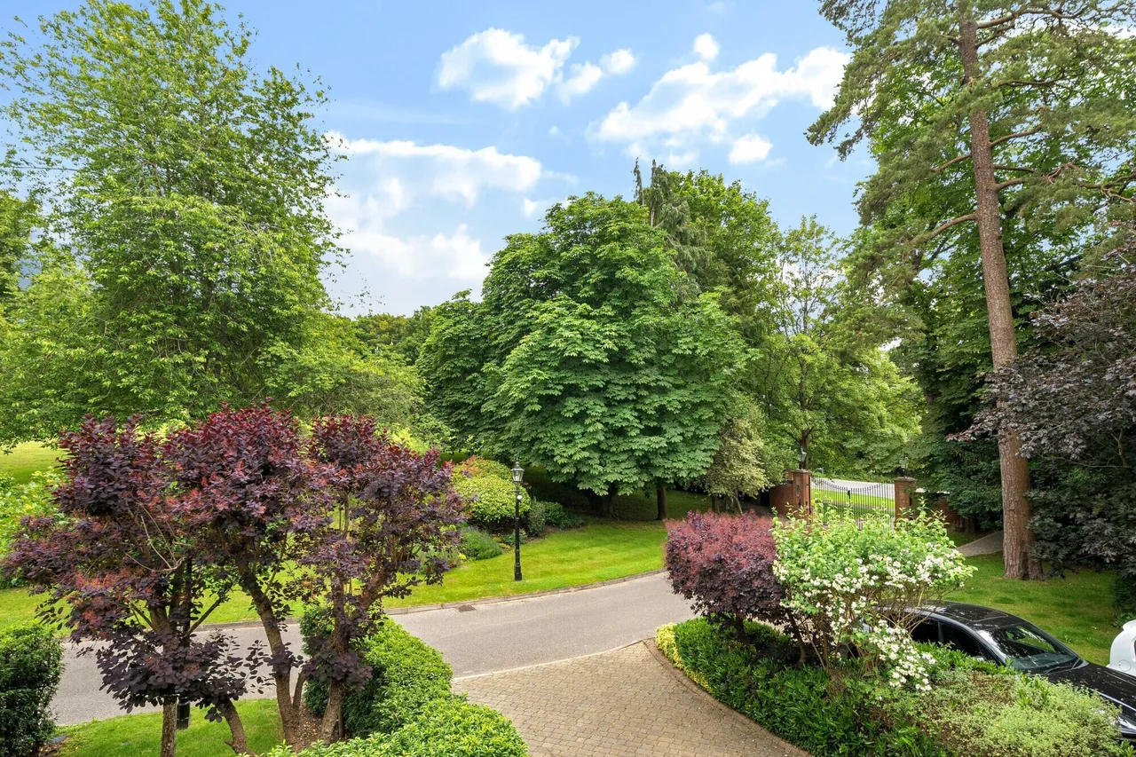 Amersham Road, Chalfont St. Giles, HP8, photo 3