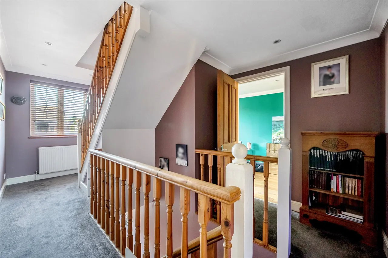Abbey Road, Horsell, GU21, photo 11