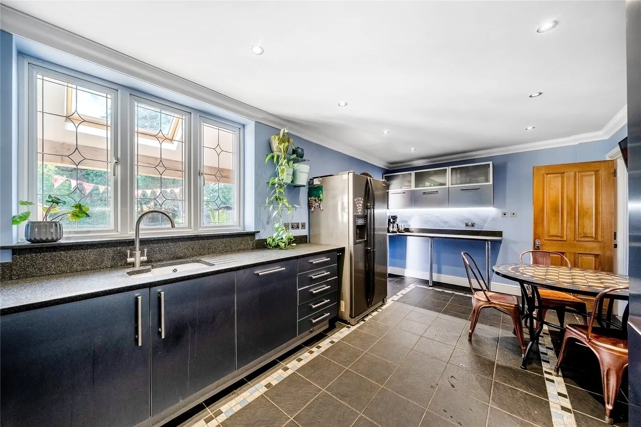 Abbey Road, Horsell, GU21, photo 6