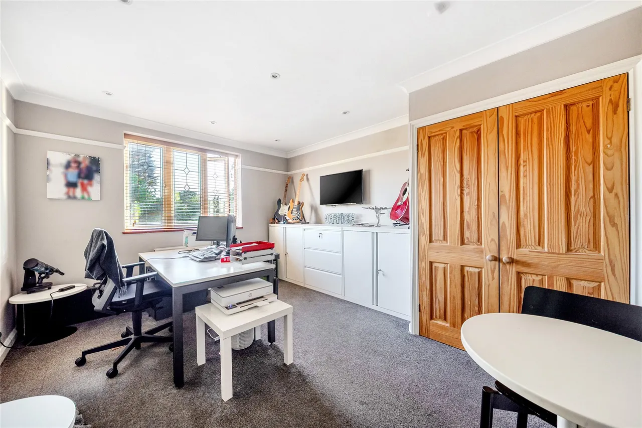 Abbey Road, Horsell, GU21, photo 17