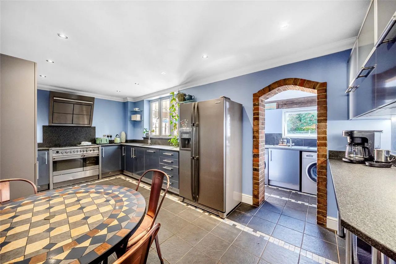 Abbey Road, Horsell, GU21, photo 5