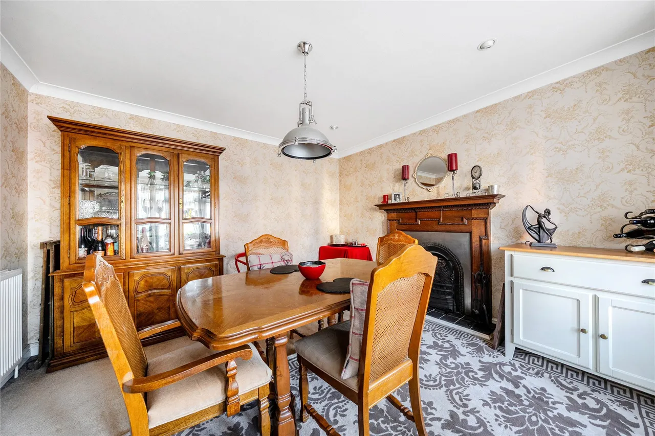 Abbey Road, Horsell, GU21, photo 9